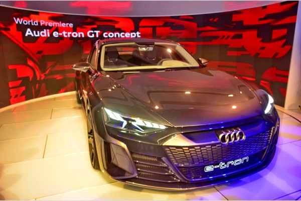 audi-e-tron-gt-predstavlja-super-sedan-za-2020-godinu