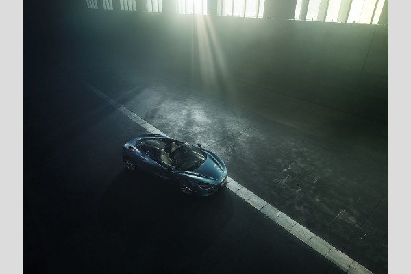 2019-mclaren-720s-spider-kombinuje-tvrdi-sklopivi-krov-sa-710-ks