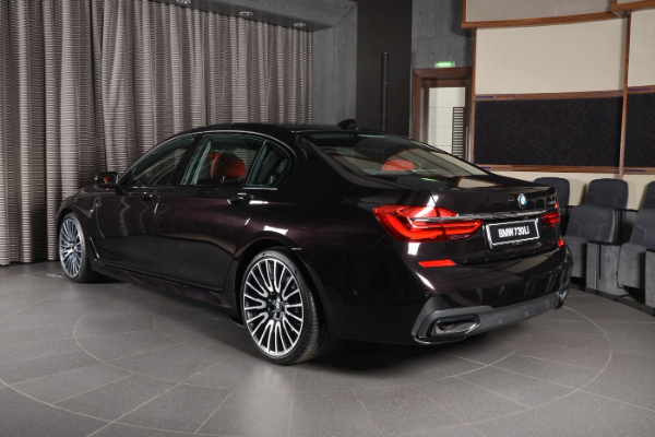 bmw-730li-u-ruby-black-metalik-izdanju