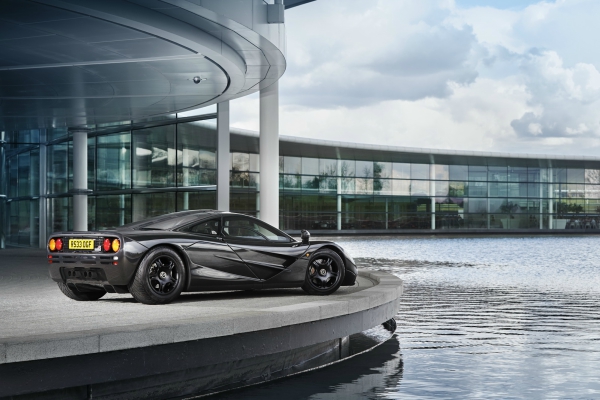 neverovatni-mclaren-f1-sa-cenom-od-25-miliona-dolara-