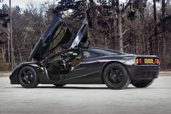 neverovatni-mclaren-f1-sa-cenom-od-25-miliona-dolara-