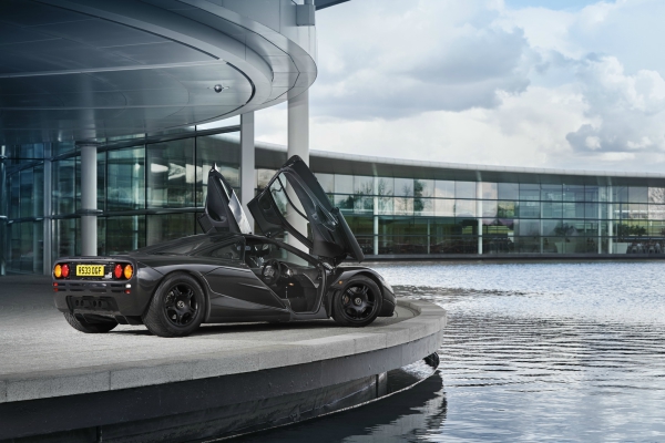 neverovatni-mclaren-f1-sa-cenom-od-25-miliona-dolara-