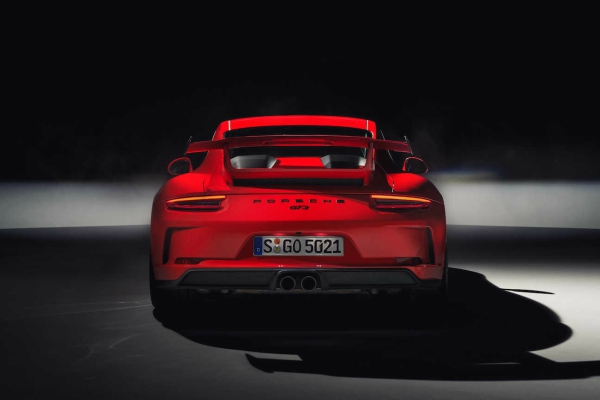 porsche-911-gt3-ostaje-veran-manualnom-menjacu-i-motoru-sa-unutrasnjim-sagorevanjem