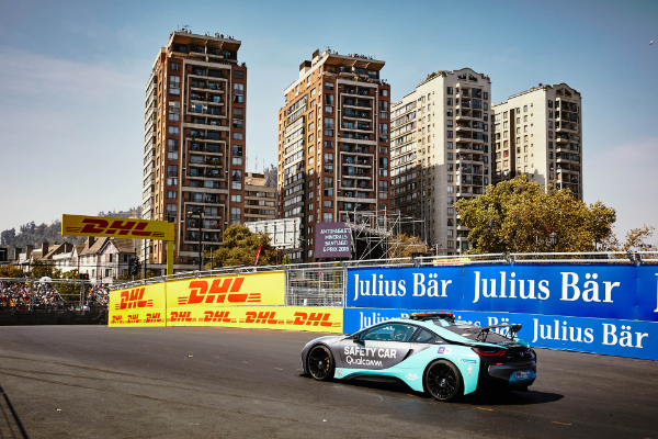 bmw-i8-odlazi-na-staze-formula-e-tekmicenja-