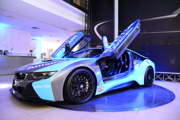 bmw-i8-odlazi-na-staze-formula-e-tekmicenja-