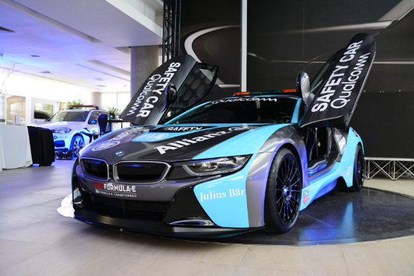 bmw-i8-odlazi-na-staze-formula-e-tekmicenja-