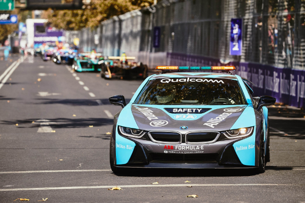 bmw-i8-odlazi-na-staze-formula-e-tekmicenja-