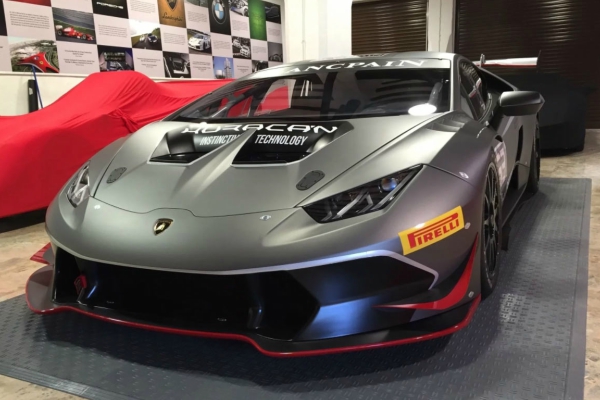 retko-koja-masina-odise-sportskim-duhom-kao-lamborghini-huracan-super-trofeo