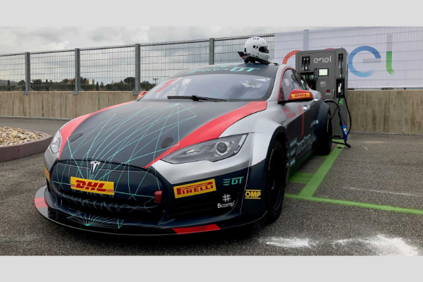 Tesla Model S trkačka serija dobila je zeleno svetlo ...
