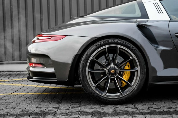 porsche-911-targa-4-gts-kompanije-mcchip-