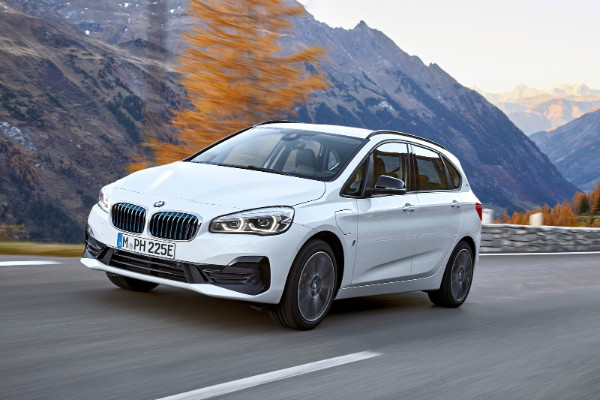 predstavljanje-osvezenih-linija-bmw-2-series-active-i-gran-tourer