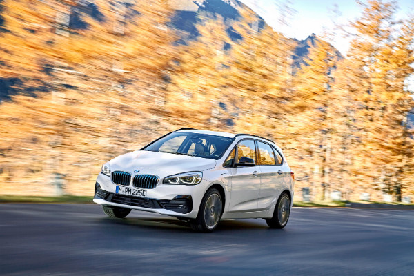 predstavljanje-osvezenih-linija-bmw-2-series-active-i-gran-tourer