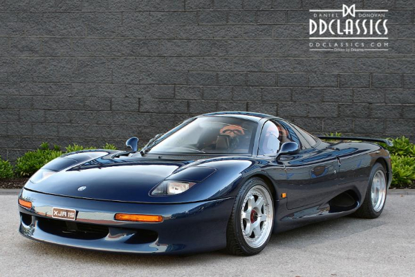 xjr-15-je-nezapazeni-superautomobil-kompanije-jaguar