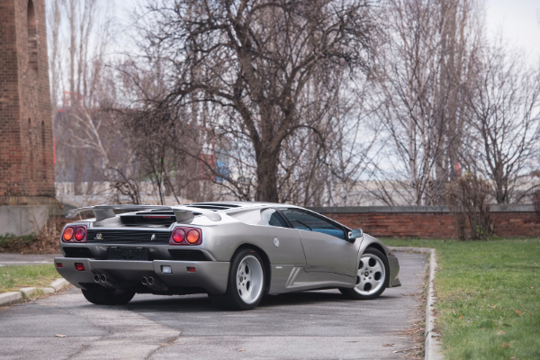 posetite-pariz-i-postanite-vlasnik-klasicnih-lamborghini-modela