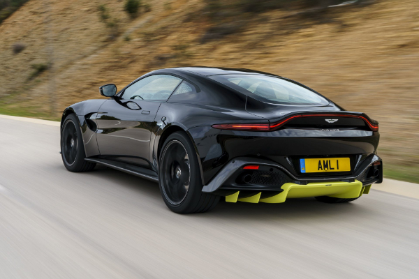 aston-martin-ce-vratiti-manuelne-vantage-modele