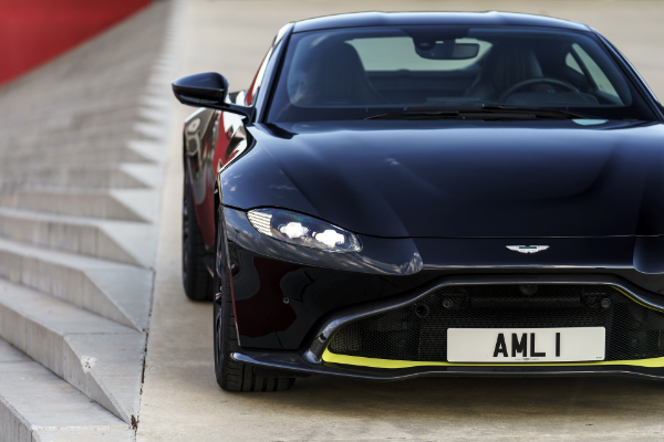 aston-martin-ce-vratiti-manuelne-vantage-modele