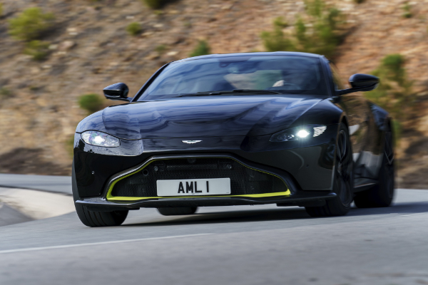 aston-martin-ce-vratiti-manuelne-vantage-modele