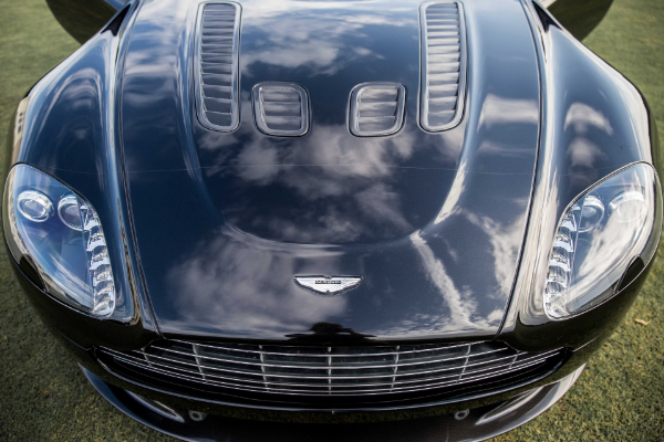 manualni-aston-martin-v12-vantage-predstavlja-najbolji-polovni-superautomobil-trenutno