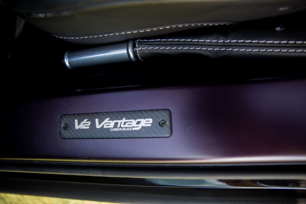 manualni-aston-martin-v12-vantage-predstavlja-najbolji-polovni-superautomobil-trenutno