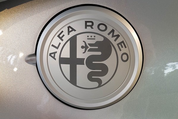 najbrutalniji-alfa-romeo-4c-model-do-sada