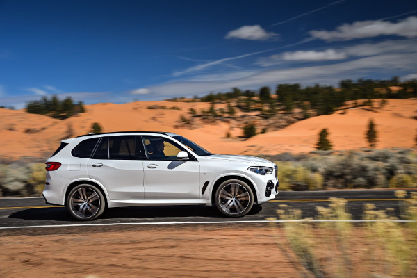 2019-bmw-x5-postaje-bolji-i-veci-kako-bi-se-borio-sa-gle-linijom