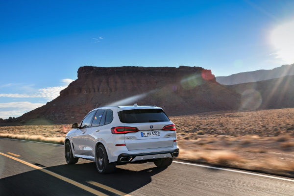 2019-bmw-x5-postaje-bolji-i-veci-kako-bi-se-borio-sa-gle-linijom