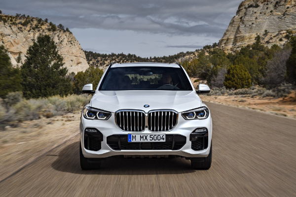 2019-bmw-x5-postaje-bolji-i-veci-kako-bi-se-borio-sa-gle-linijom