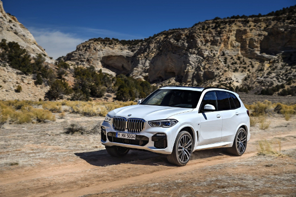 2019-bmw-x5-postaje-bolji-i-veci-kako-bi-se-borio-sa-gle-linijom