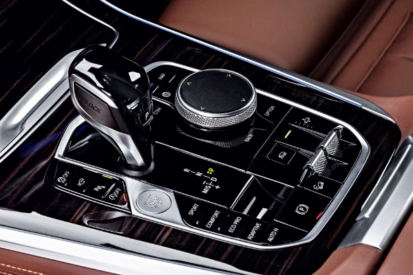 2019-bmw-x5-postaje-bolji-i-veci-kako-bi-se-borio-sa-gle-linijom