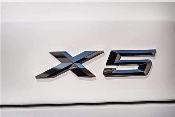 2019-bmw-x5-postaje-bolji-i-veci-kako-bi-se-borio-sa-gle-linijom