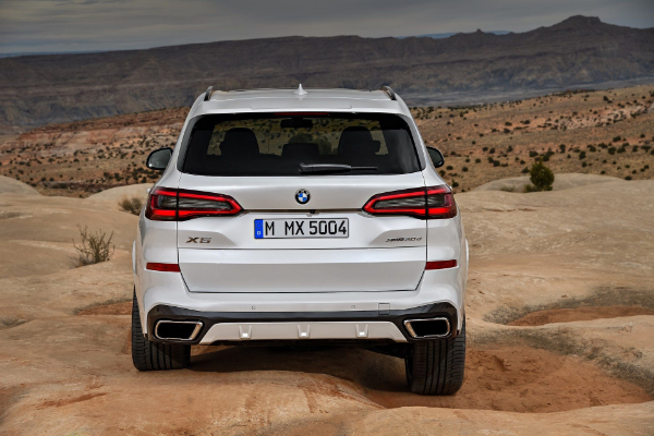 2019-bmw-x5-postaje-bolji-i-veci-kako-bi-se-borio-sa-gle-linijom