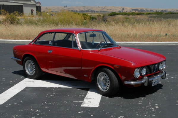 alfa-romeo-2000-gt-veloce-klasik-kakav-se-retko-vidja