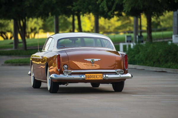 1955-chrysler-st-special-retka-kombinacija-hemi-snage-i-ghia-dizajna