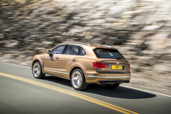 nov-bentley-bentayga-je-potvrdjen-i-dolazi-sledece-godine