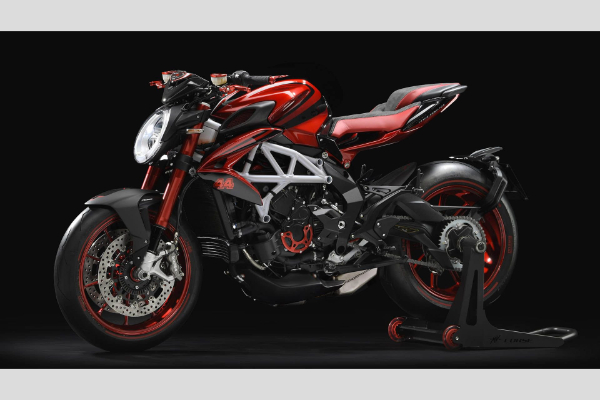 brutale-800-rr-lh44-je-poslednji-mv-agusta-luisa-hamiltona