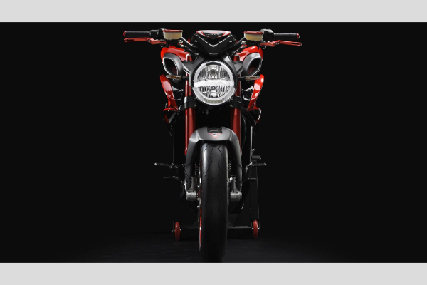 brutale-800-rr-lh44-je-poslednji-mv-agusta-luisa-hamiltona