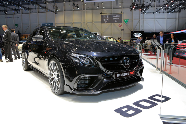 brabus-predstavlja-najmocnije-i-najcrnje-limuzine-do-sada