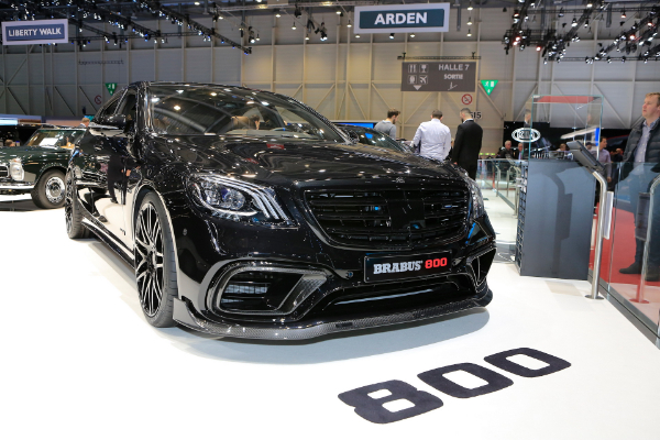 brabus-predstavlja-najmocnije-i-najcrnje-limuzine-do-sada