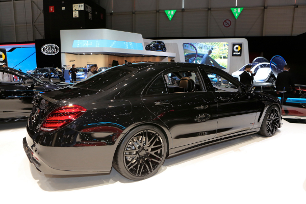 brabus-predstavlja-najmocnije-i-najcrnje-limuzine-do-sada