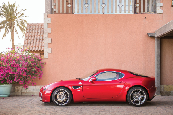 alfa-romeo-8c-coupe-ili-spider-izbor-je-na-vama