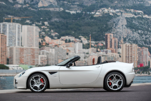 alfa-romeo-8c-coupe-ili-spider-izbor-je-na-vama