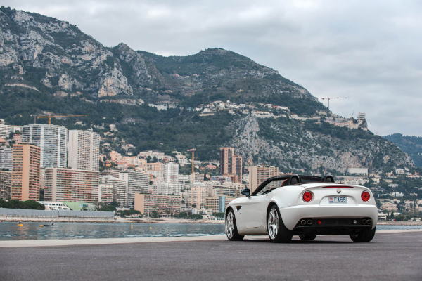 alfa-romeo-8c-coupe-ili-spider-izbor-je-na-vama