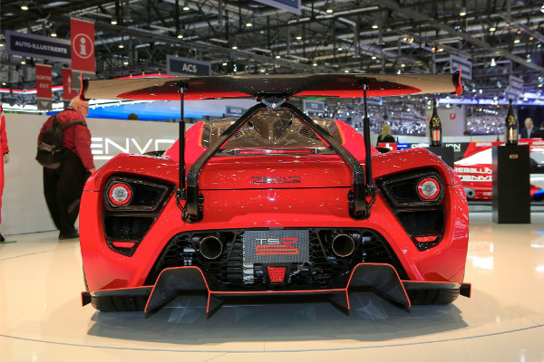 zenvo-tsr-s-ulicna-trkacka-masina-sa-1177-ks-