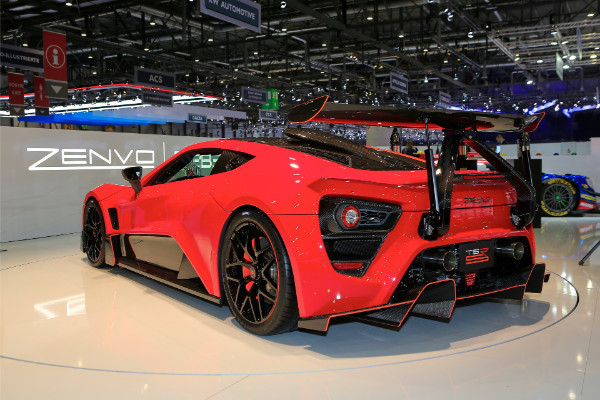 zenvo-tsr-s-ulicna-trkacka-masina-sa-1177-ks-