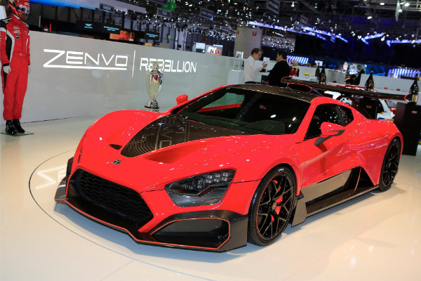 zenvo-tsr-s-ulicna-trkacka-masina-sa-1177-ks-