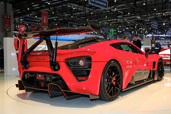 zenvo-tsr-s-ulicna-trkacka-masina-sa-1177-ks-