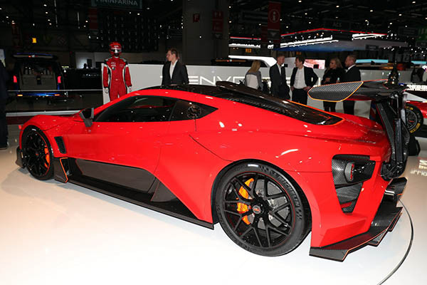 zenvo-tsr-s-ulicna-trkacka-masina-sa-1177-ks-