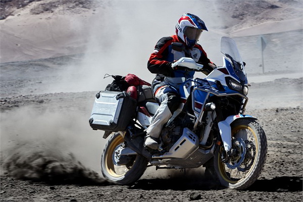 honda-crf1000l-africa-twin-adventure-na-bg-sajmu-automobila