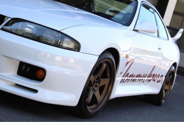 tommykaira-skyline-r33-gt-r-savrsenstvo-za-sve-ljubitelje-japanskih-automobila