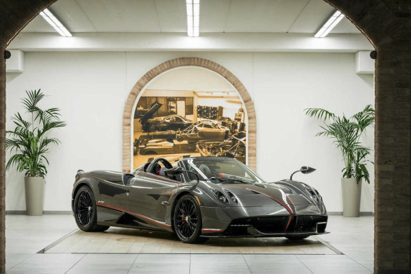 pagani-i-dainese-kreiraju-unikatni-krov-za-model-huayra-roadster